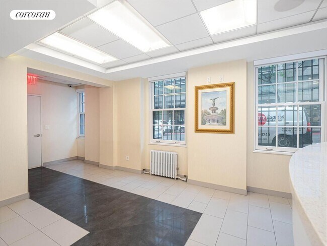 137 E 67th St in New York, NY - Building Photo - Building Photo