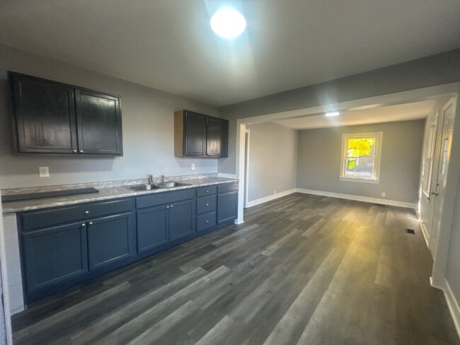 property at 6115 Noble Ave