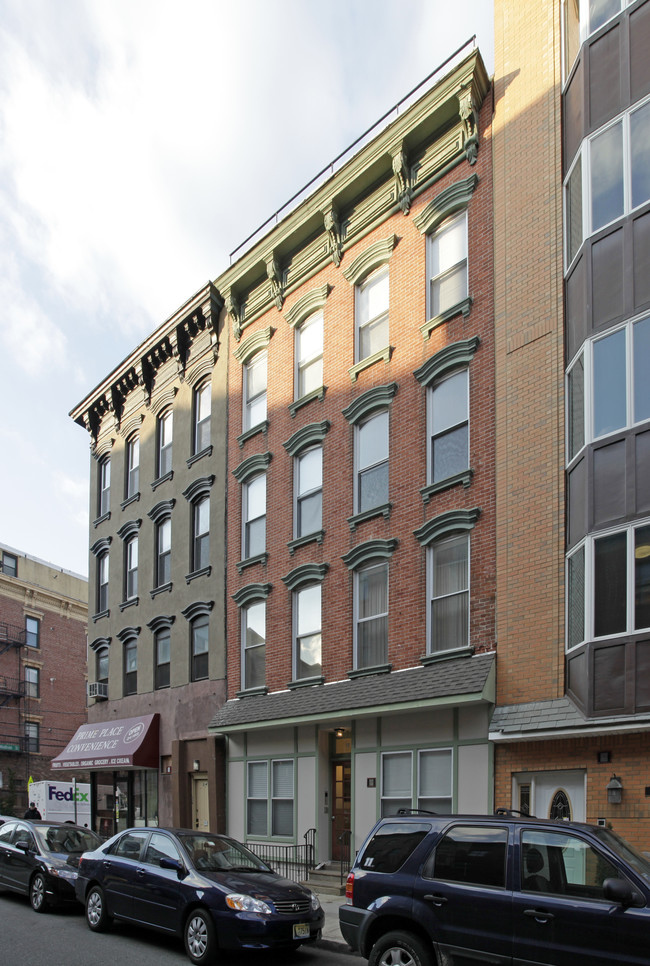 512 1st St in Hoboken, NJ - Building Photo - Building Photo