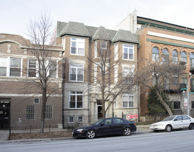 930 W Sheridan Rd in Chicago, IL - Foto de edificio - Building Photo