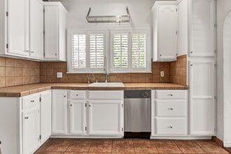 123 N La Jolla Ave in Los Angeles, CA - Foto de edificio - Building Photo