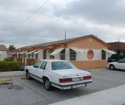 709 NE 4th Ct in Hallandale Beach, FL - Building Photo