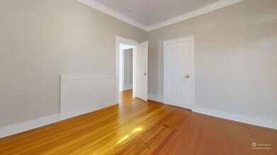 12 Lyman St in Waltham, MA - Foto de edificio - Building Photo