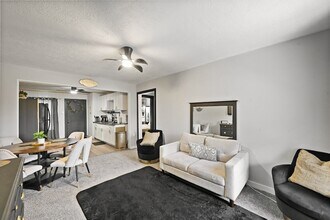 3705 Bremond St in Houston, TX - Foto de edificio - Building Photo