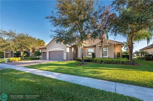 3425 Siena Cir in Wellington, FL - Foto de edificio - Building Photo