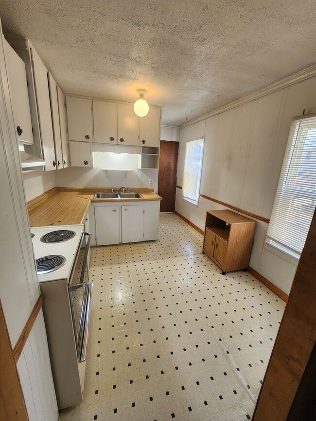 property at 207 7th Ave