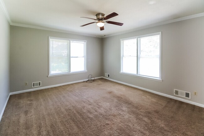 308 Rebecca Ct in Stockbridge, GA - Foto de edificio - Building Photo