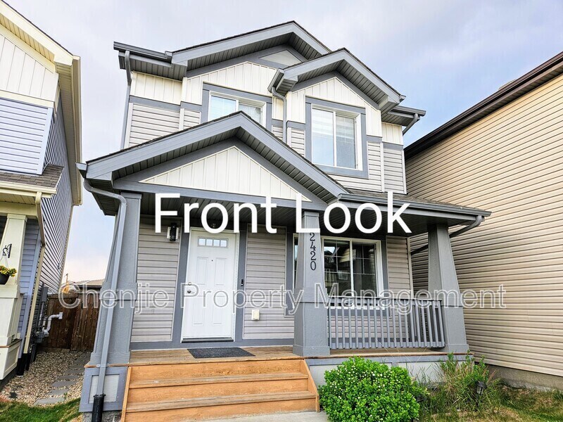 2420-2418 18 Ave NW in Edmonton, AB - Building Photo