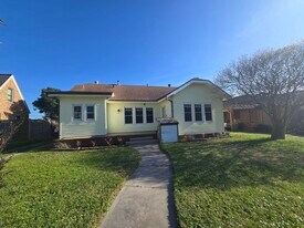 4401 Sherman Blvd in Galveston, TX - Building Photo