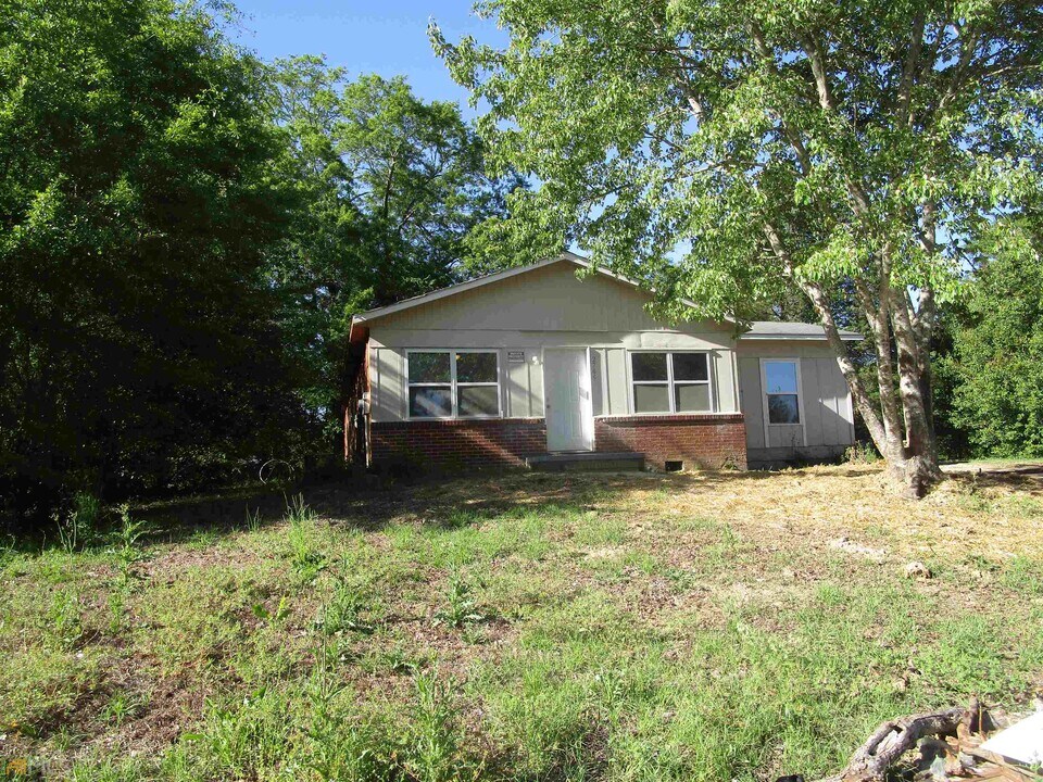 2705 Village Green Ln in Macon, GA - Building Photo