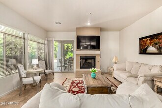 8250 E Mountain Spring Rd in Scottsdale, AZ - Building Photo - Building Photo