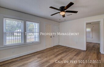 4904 Lynch Dr in North Little Rock, AR - Building Photo - Building Photo