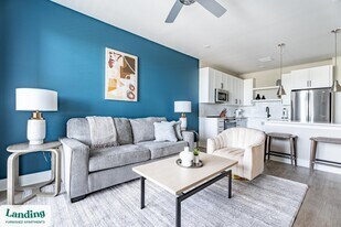 300 E Broad St, Unit 327 in Savannah, GA - Building Photo