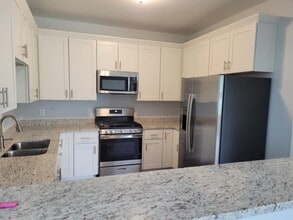 214 Briarcliff Ct in Kinston, NC - Building Photo - Building Photo