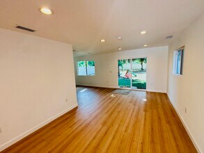 14758 Lemay St in Van Nuys, CA - Building Photo - Building Photo