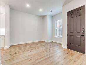 608 Aspen Valley Ln in Dallas, TX - Building Photo - Building Photo