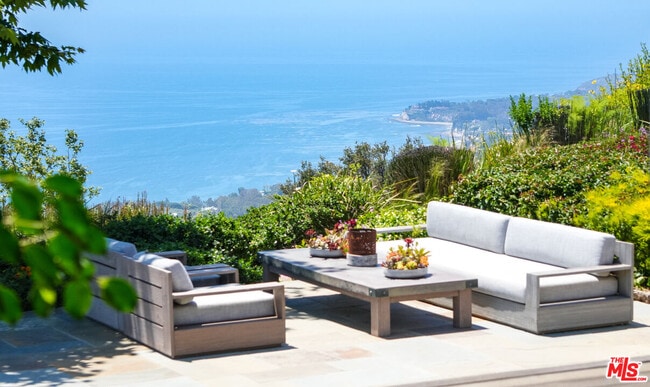 27450 Calicut Rd in Malibu, CA - Building Photo - Building Photo