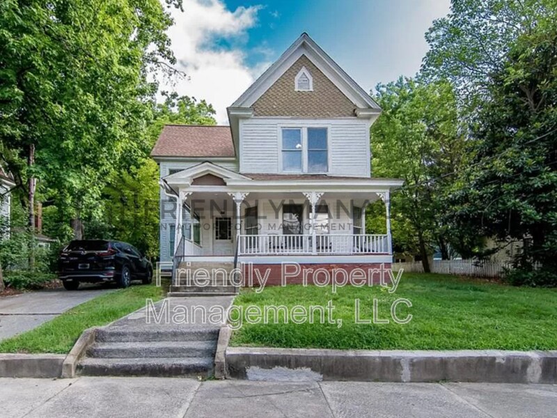 706 Walker Ave in Greensboro, NC - Building Photo