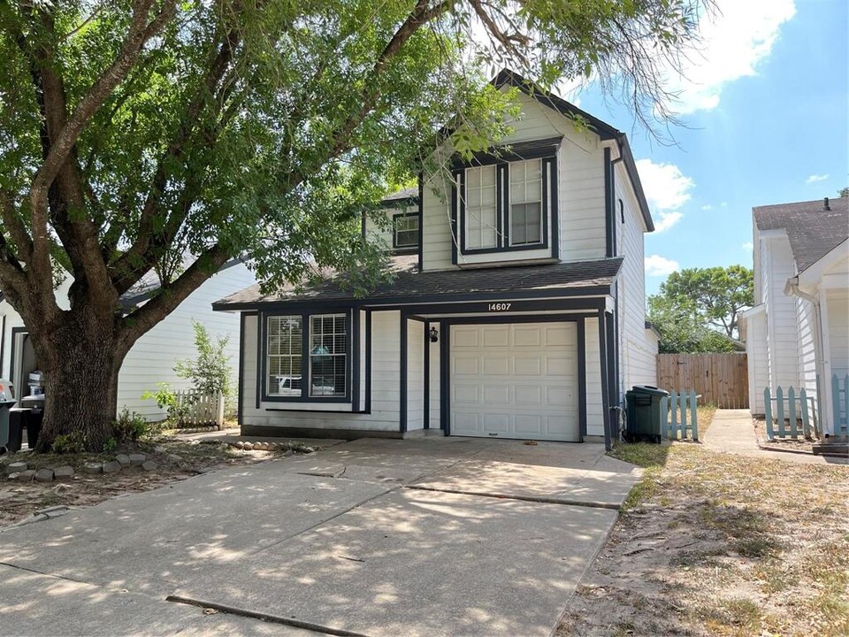 14607 Briton Cove Dr in Houston, TX - Building Photo