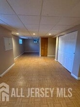 18 Jill Ct in Edison, NJ - Building Photo - Building Photo