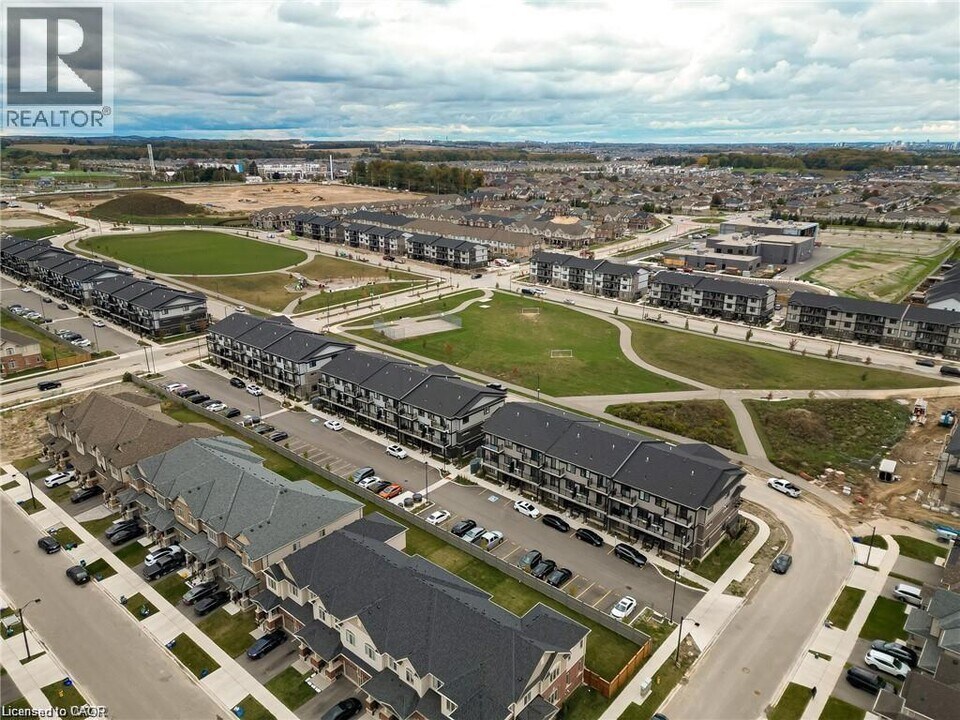 70 Wheat Ln. in Kitchener, ON - Building Photo