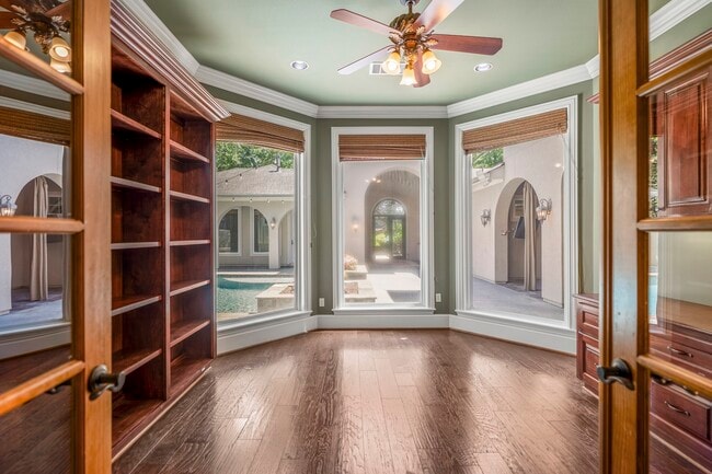 property at 11918 Waterford Estates Ct