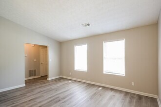 3054 Aberdeen Way in Stonecrest, GA - Building Photo - Building Photo