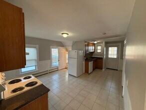 4 South Harlem Street, Unit Unit 3 in Worcester, MA - Building Photo - Building Photo