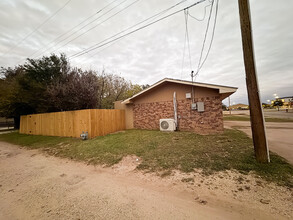 668 E N 21st St in Abilene, TX - Building Photo - Building Photo