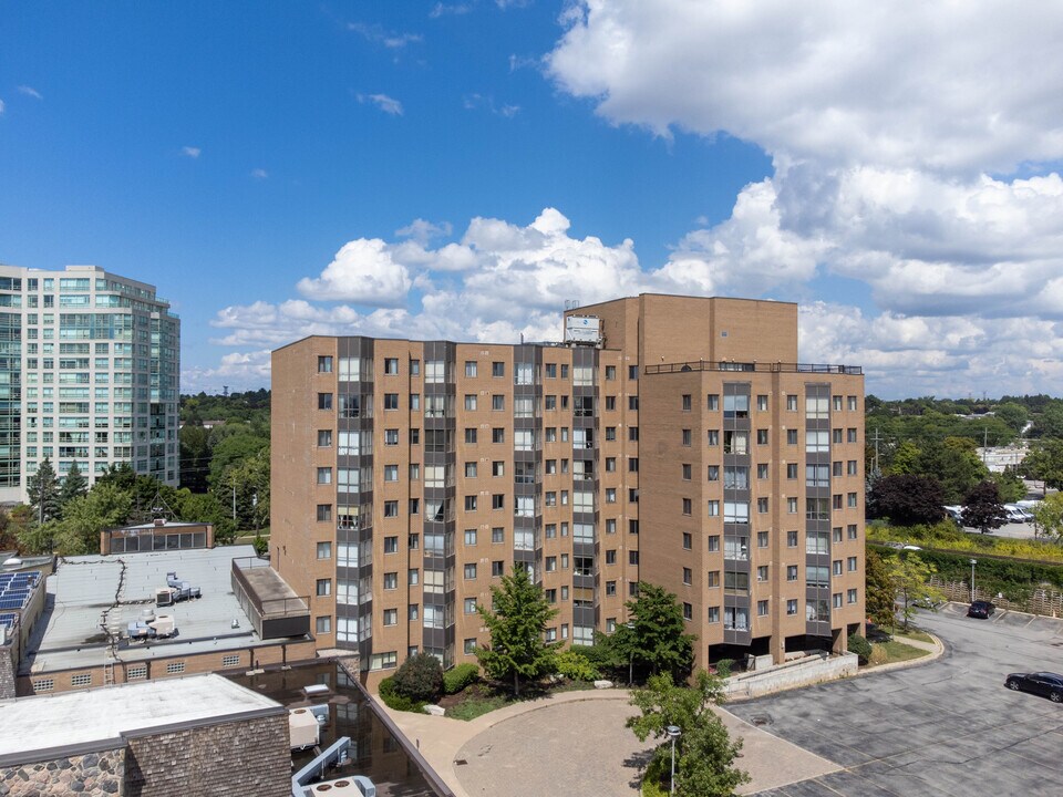 St. Luke's Lodge in Markham, ON - Building Photo