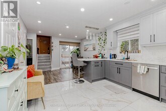 32 Elderwood Pl in Brampton, ON - Building Photo - Building Photo