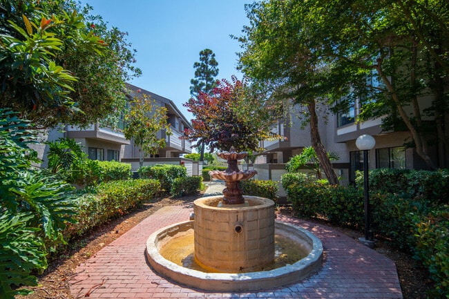 9209 Village Glen Dr