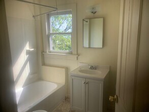 16 N Washington St in Janesville, WI - Building Photo - Building Photo