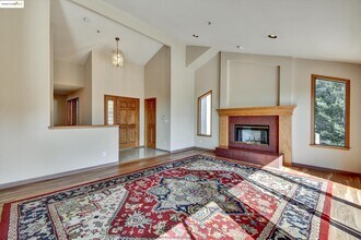 616 Gravatt Dr in Berkeley, CA - Building Photo - Building Photo