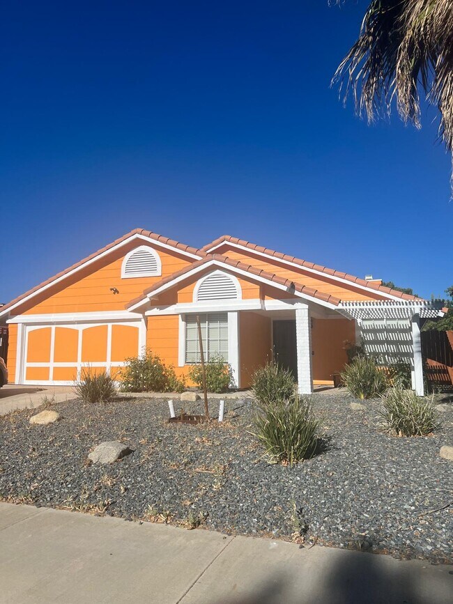 37734 Bristol Ct in Palmdale, CA - Building Photo - Building Photo