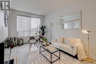 62-162 Suncrest Blvd in Markham, ON - Building Photo - Building Photo
