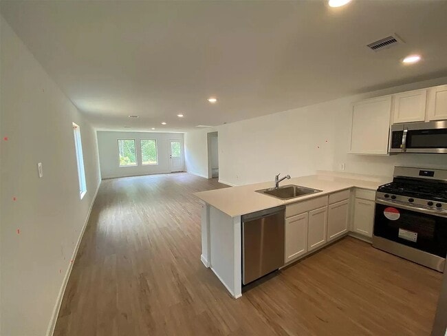 221 TX-105 in Conroe, TX - Building Photo - Building Photo