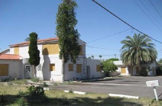 Earll Apartments in Phoenix, AZ - Building Photo - Building Photo