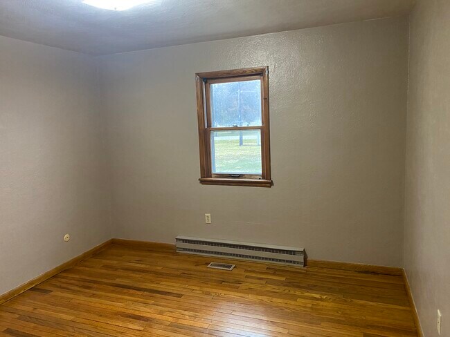 3058 E County Road 50, Unit B in Tiffin, OH - Building Photo - Building Photo