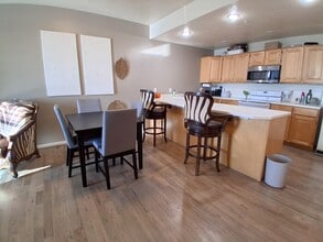 609 N Seven Peaks Blvd in Provo, UT - Building Photo - Building Photo