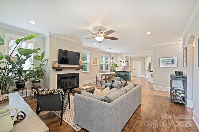 126 N Smallwood Pl in Charlotte, NC - Building Photo - Building Photo