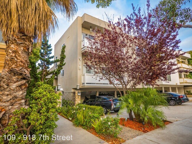 918 7th St in Santa Monica, CA - Foto de edificio - Building Photo