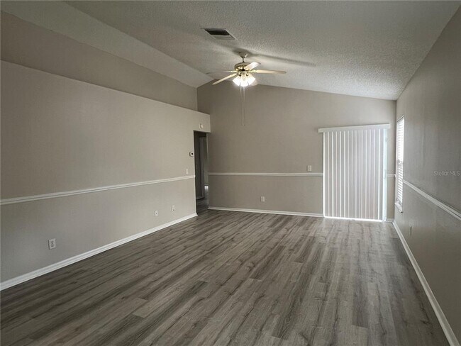 8108 Tom Sawyer Dr in Tampa, FL - Building Photo - Building Photo