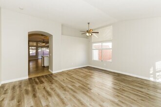 5037 Via De Fortuna Way in North Las Vegas, NV - Building Photo - Building Photo