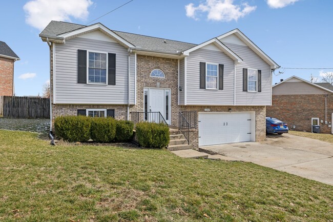 1307 Bluebonnet Dr in Clarksville, TN - Building Photo - Building Photo