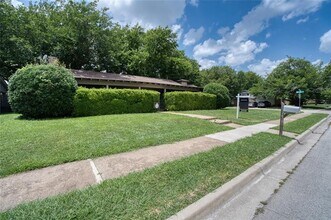 300 Gloria St in Keller, TX - Building Photo - Building Photo