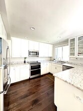 675 S Sierra Ave in Solana Beach, CA - Building Photo - Building Photo