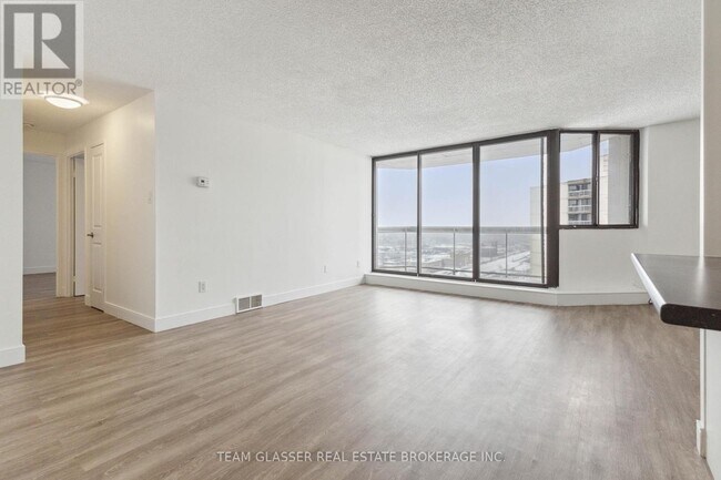 340 Colborne St in London, ON - Building Photo - Building Photo