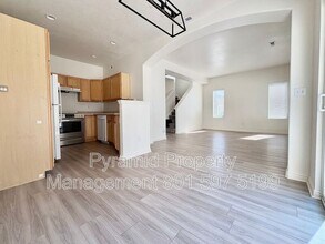 1553 Vivante Way in West Valley City, UT - Building Photo - Building Photo