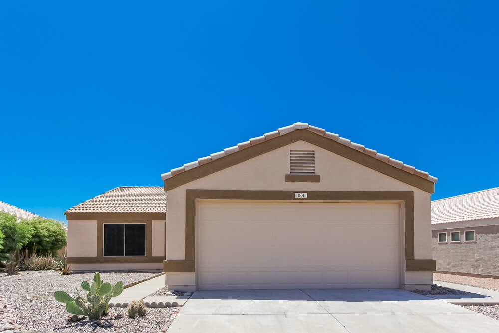 1101 W 20th Ave in Apache Junction, AZ - Building Photo